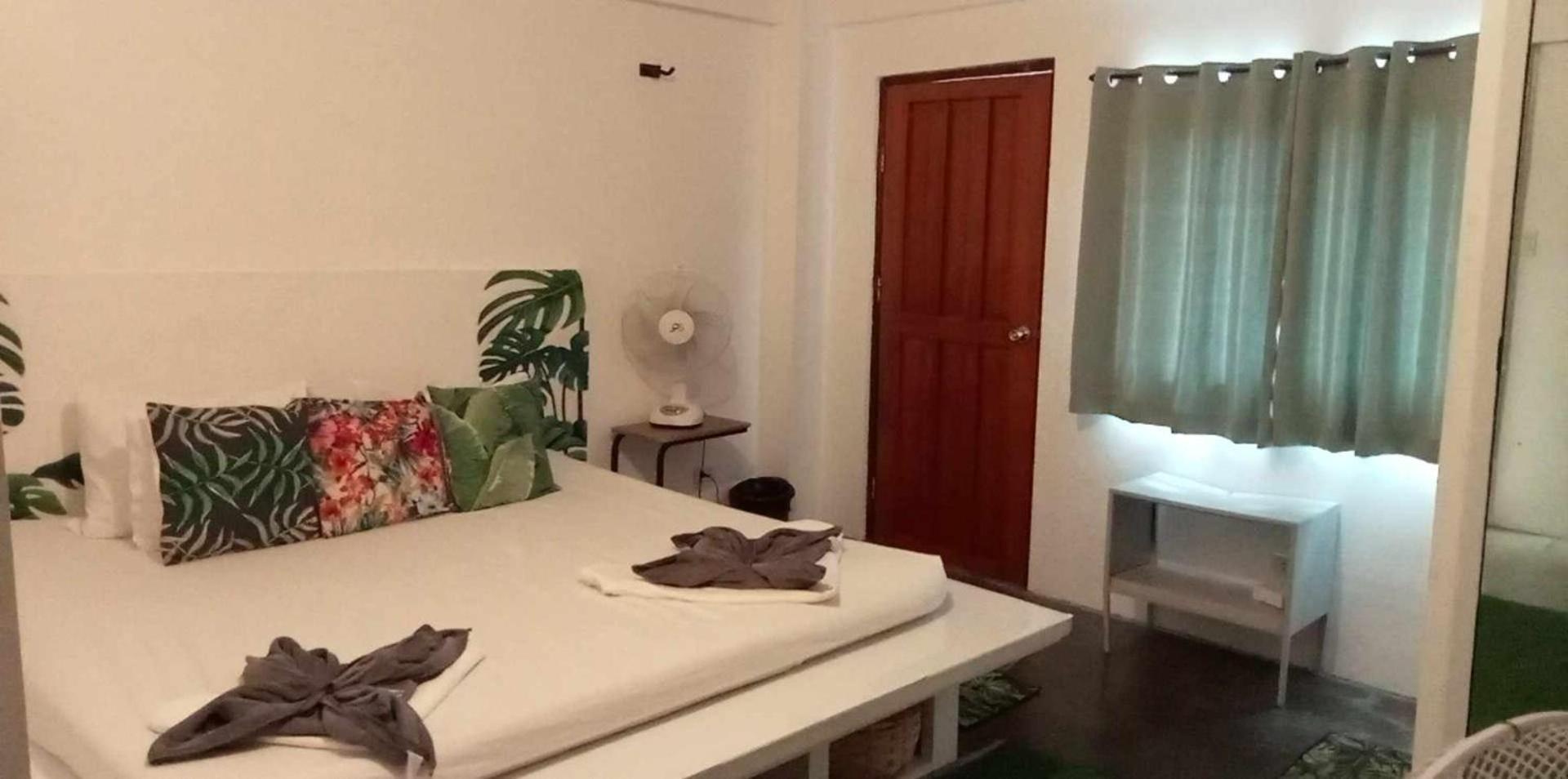 Triangle Huts Hotel Pagudpud Kültér fotó