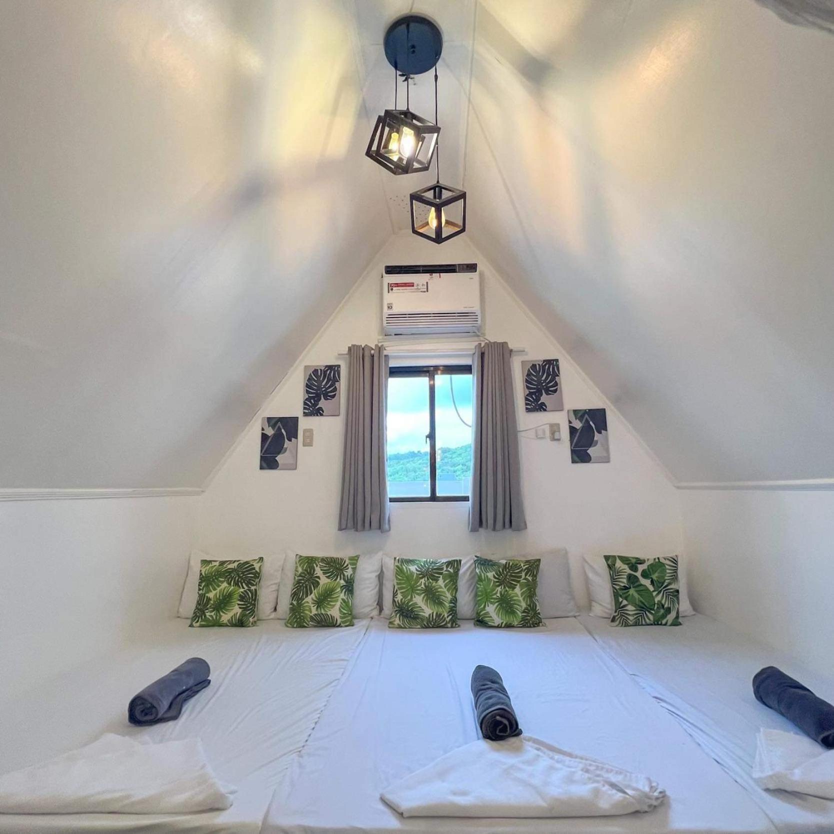 Triangle Huts Hotel Pagudpud Kültér fotó
