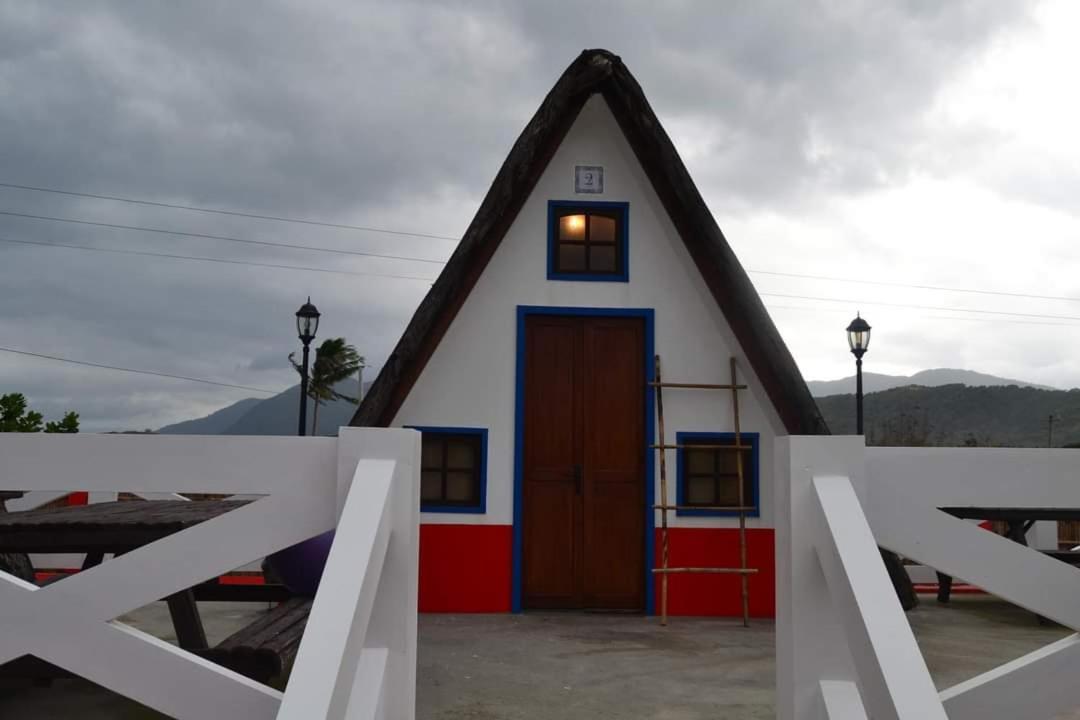 Triangle Huts Hotel Pagudpud Kültér fotó