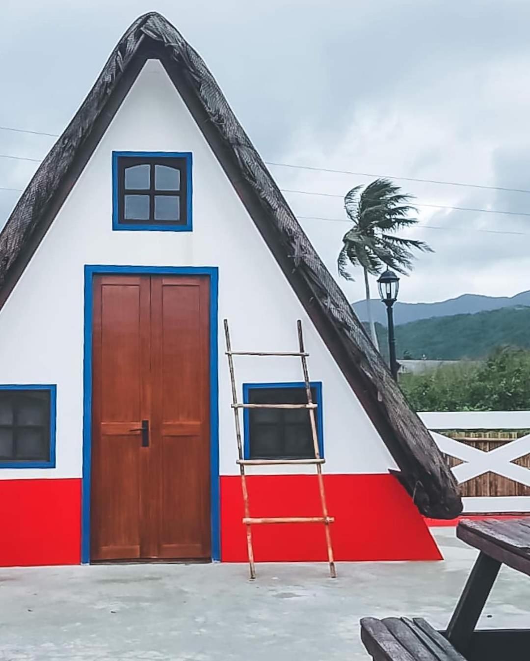 Triangle Huts Hotel Pagudpud Kültér fotó