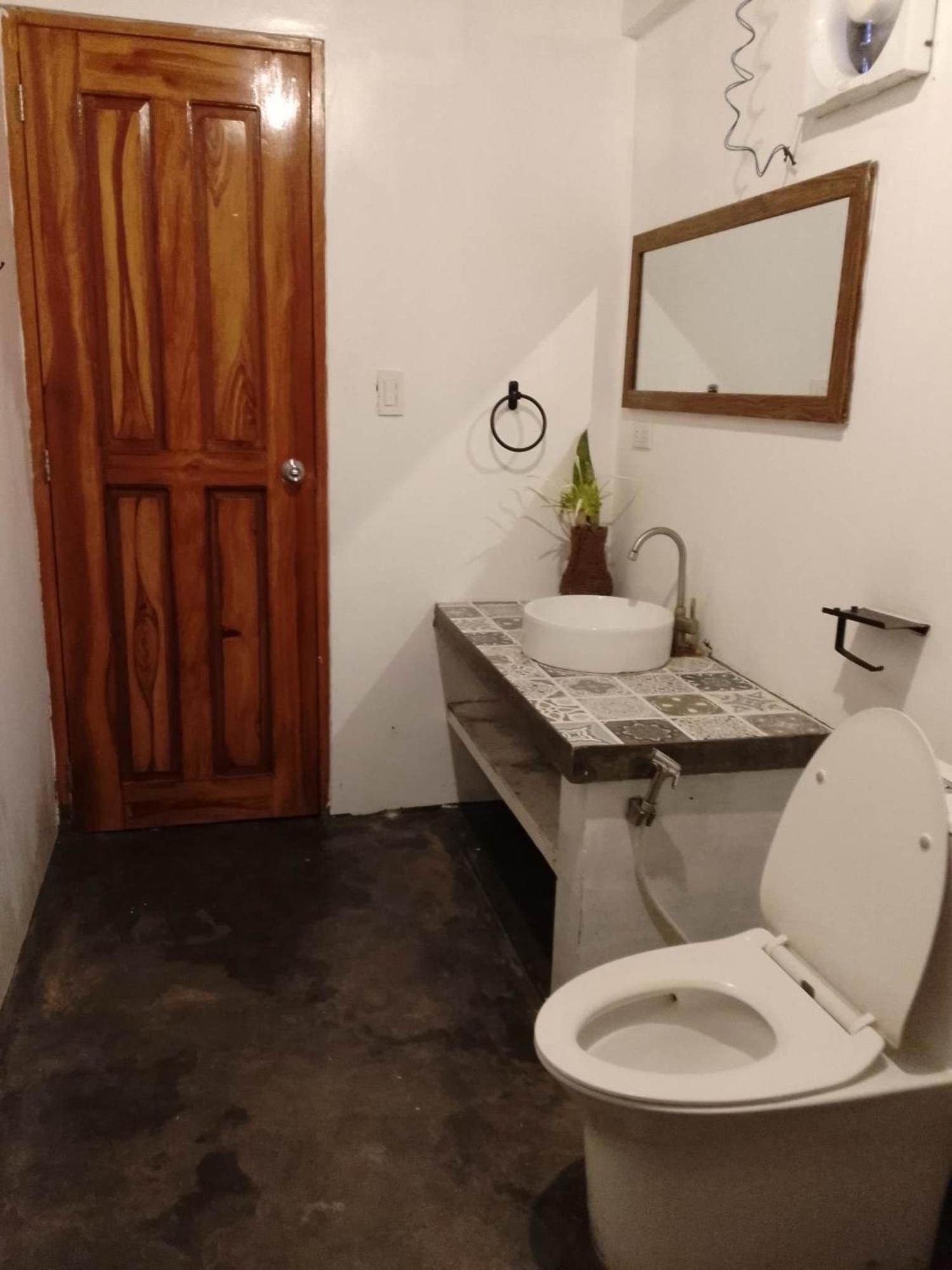 Triangle Huts Hotel Pagudpud Kültér fotó